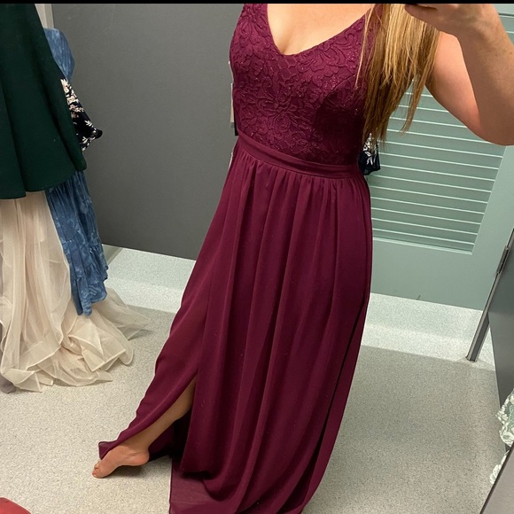 Maroon formal dress - Picture 15 of 17